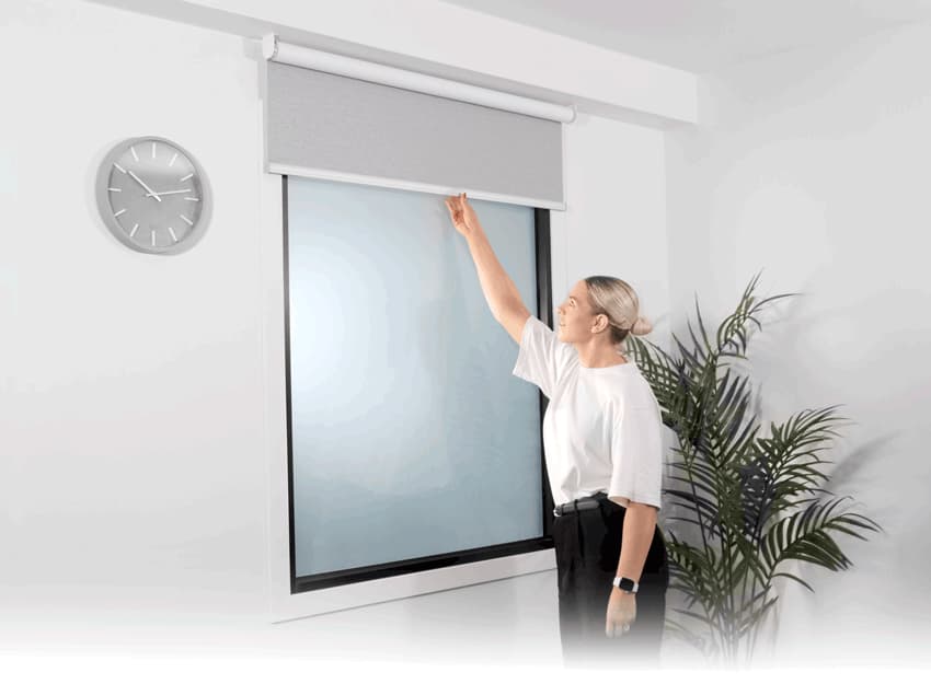 zero gravity roller blinds operation