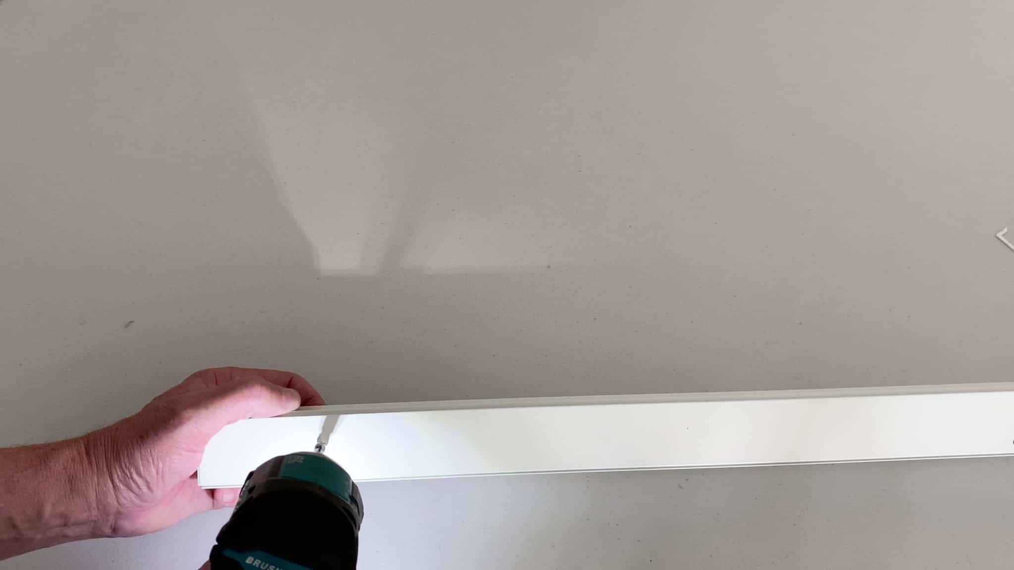 install lock off screw