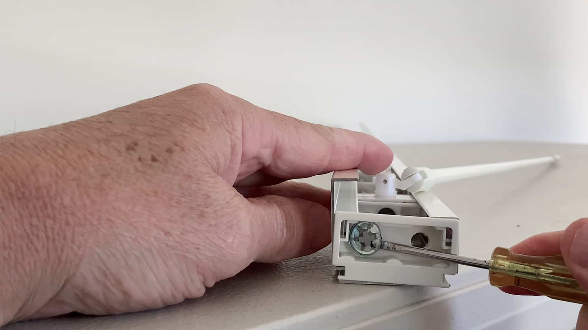 remove vertical track star washer