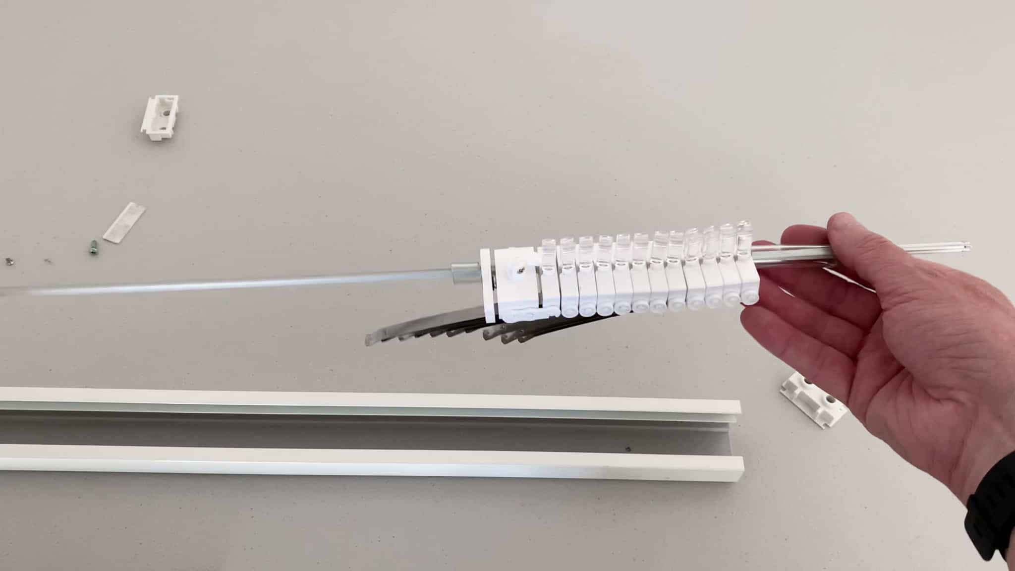 change vertical blind track