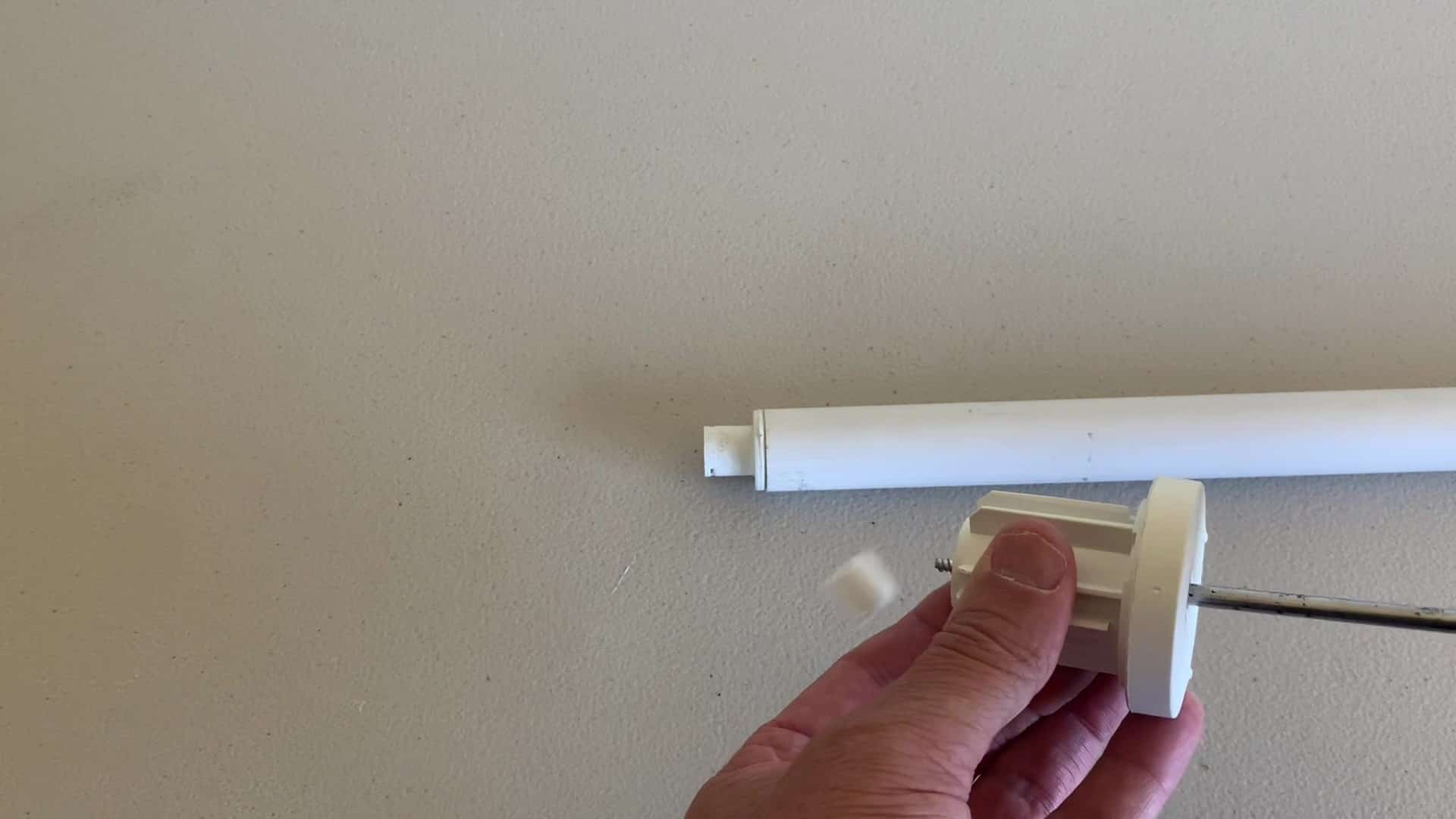 remove roller blind chain drive plastic cap
