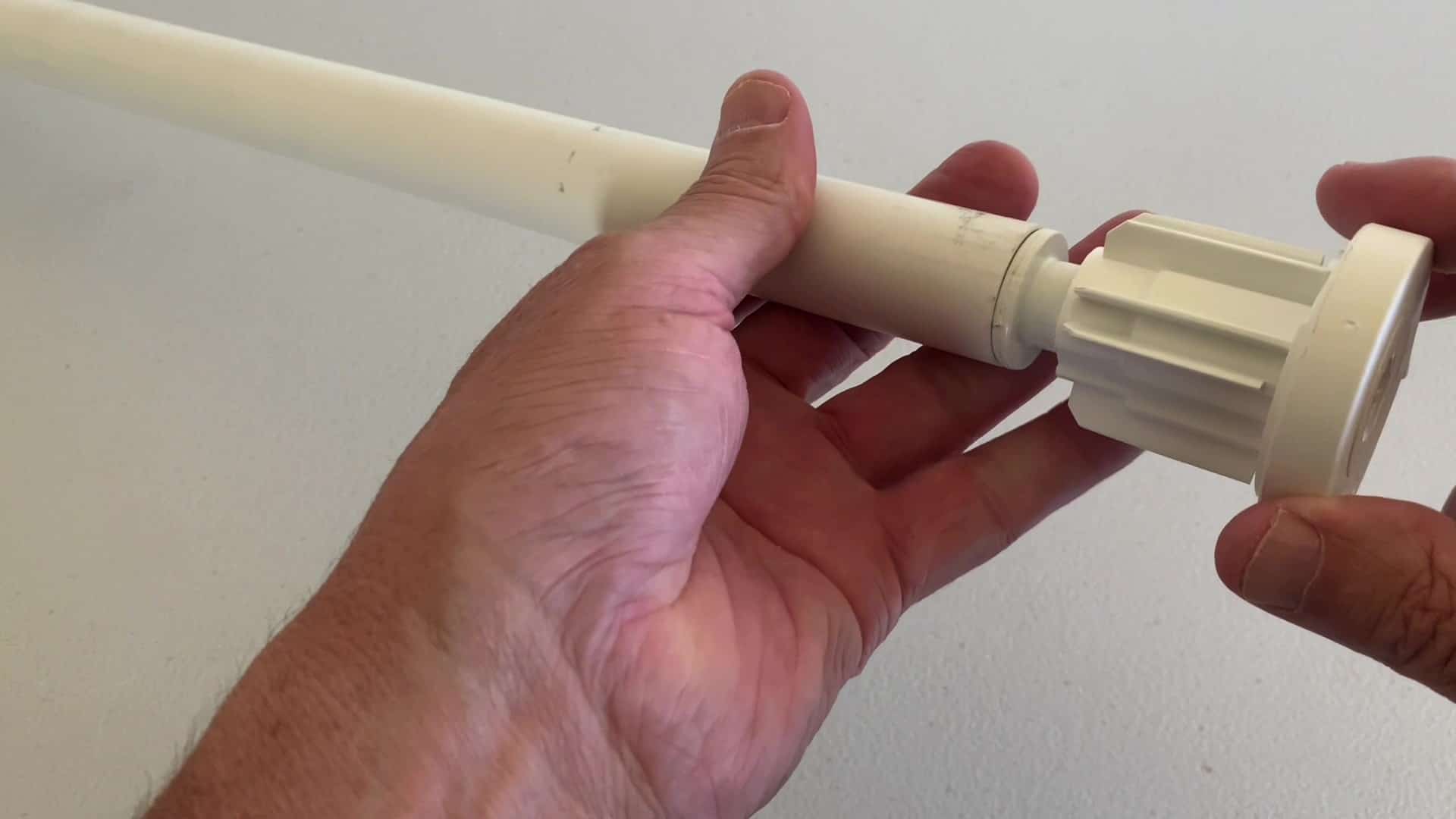 insert the roller blind chain drive